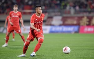 铜梁龙9轮不败后3轮不胜丢榜首，上赛季也曾13轮不败后8轮不胜
